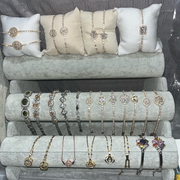Accessories - Tennis bracelets listing